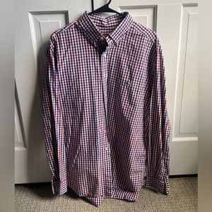 Vineyard vines button down with pocket